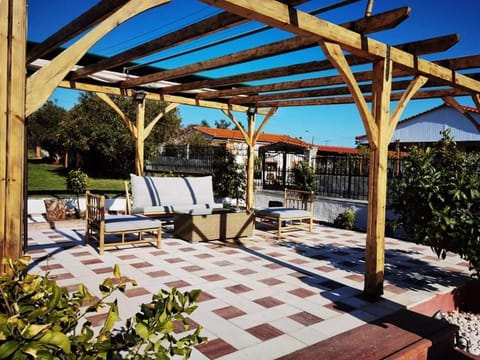 Rural villa Private pool, BBQ, court ,20' airport Villa in Halkidiki