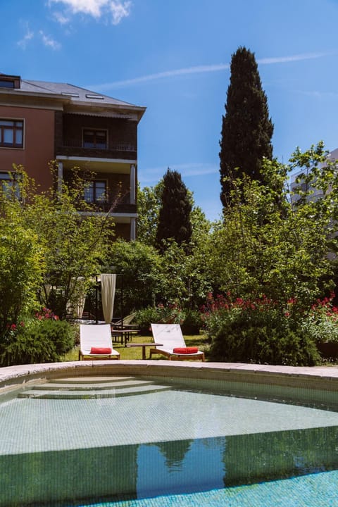 Garden, Swimming pool