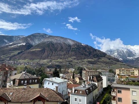 Balcony/Terrace, Mountain view