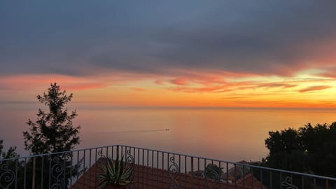 Panoramic viewpoint House in Furore