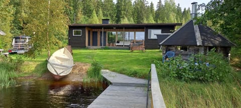 Private Lakeside Holiday Property in Nature House in Finland