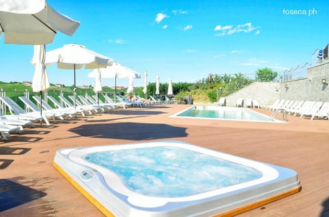 Pool view, Swimming pool, sunbed