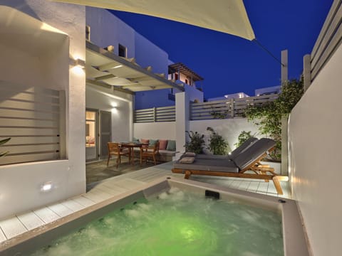Hot Tub, sunbed