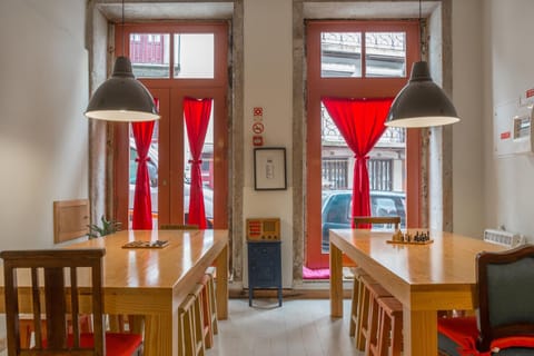 Seating area, Dining area
