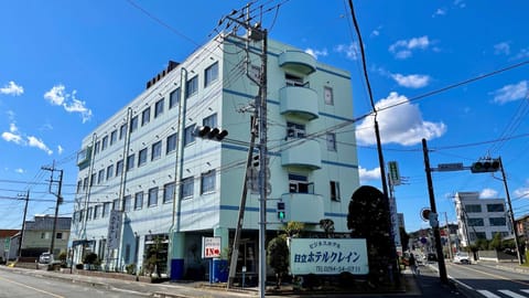 Property building, Day, Neighbourhood, Street view