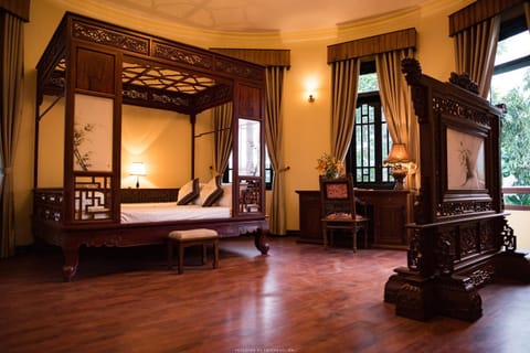 Bed, Photo of the whole room, Decorative detail, Bedroom