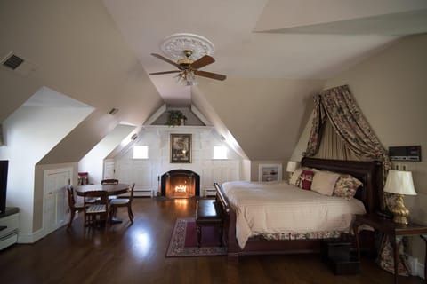 Seating area, Bedroom