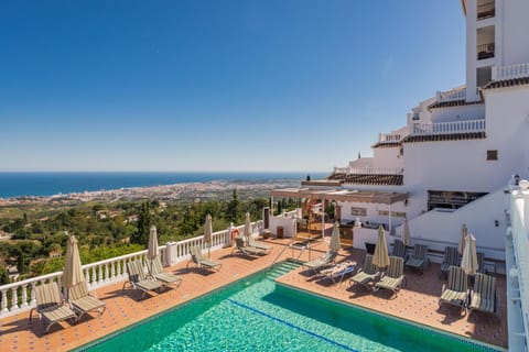 Spring, Day, View (from property/room), On site, Pool view, Sea view, Swimming pool, sunbed