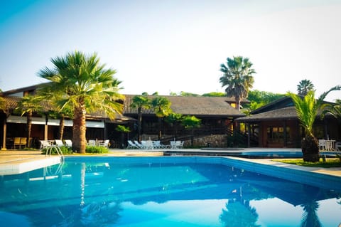 Property building, Day, Swimming pool