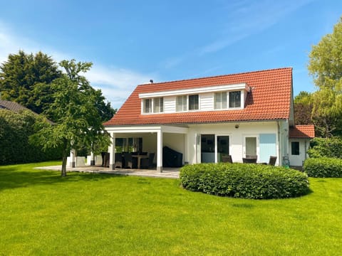 Eikenlaan 8 OK10 House in Oostkapelle