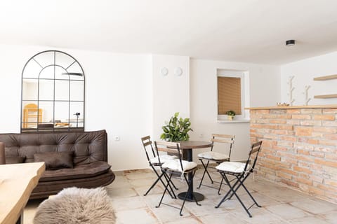 Kitchen or kitchenette, Living room, Dining area