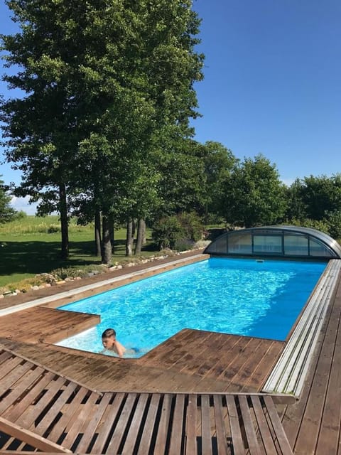 Swimming pool