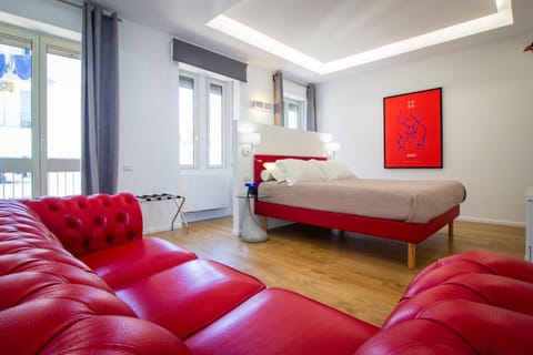 Bed, Living room, Photo of the whole room, Seating area, Bedroom