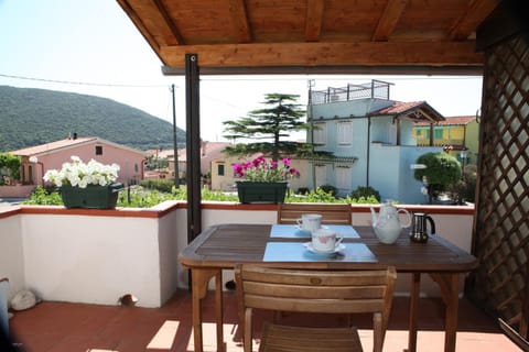 Neighbourhood, Natural landscape, BBQ facilities, Balcony/Terrace, On site, Supermarket/grocery shop