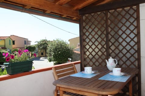 Landmark view, Sea view, Street view