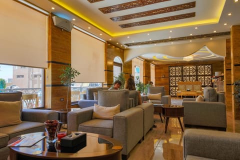 Communal lounge/ TV room, Library, Lobby or reception, Seating area