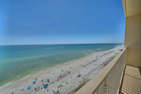 Comfortable High-Rise Condo with Beach Access - Unit 1404 Apartment in Upper Grand Lagoon