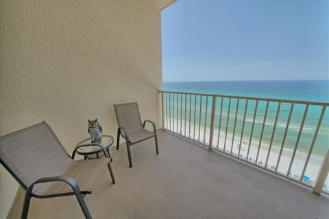 Comfortable High-Rise Condo with Beach Access - Unit 1404 Apartment in Upper Grand Lagoon