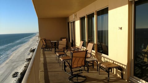 Tropical High-Rise Condo with Beachside Pool Access and Free Poolside WiFi - Unit 2004 Apartment in Upper Grand Lagoon