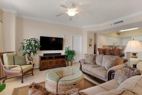 Stunning 16th Floor Condo with Fitness Center, Hot Tubs, Pools, and Beach Access - Unit 1606 Apartment in Upper Grand Lagoon