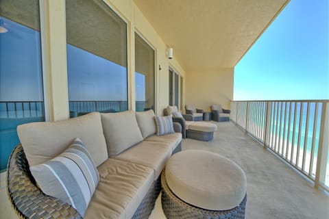 Gulf Front Condo with Beach Access and Beachside Pool - Unit 1604 Apartment in Upper Grand Lagoon