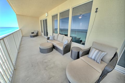 Gulf Front Condo with Beach Access and Beachside Pool - Unit 1604 Apartment in Upper Grand Lagoon