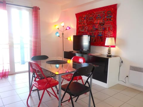 TV and multimedia, Living room, Dining area
