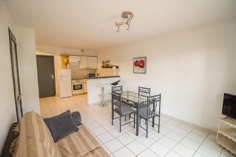 People, Dining area, Family