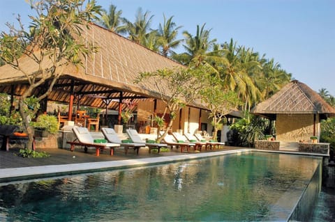 Swimming pool, Swimming pool