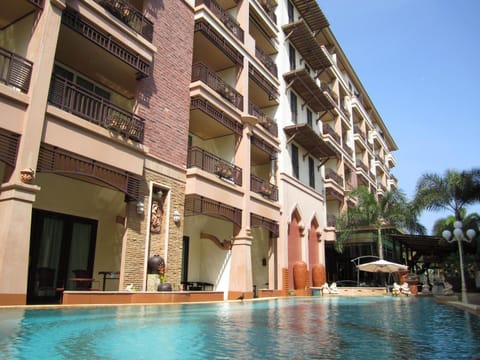 Facade/entrance, Swimming pool