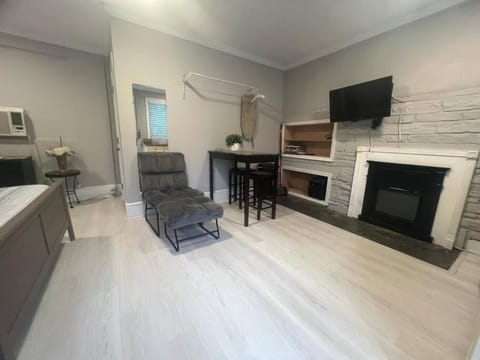 Executive Studio - Walk to Emory & CDC House in Druid Hills