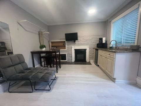 Executive Studio - Walk to Emory & CDC House in Druid Hills