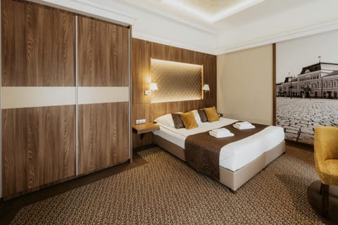 Bed, Photo of the whole room, wardrobe