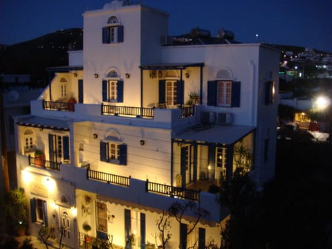 Facade/entrance, Bird's eye view, Balcony/Terrace, Decorative detail, City view, Garden view, Mountain view, Sea view, Street view