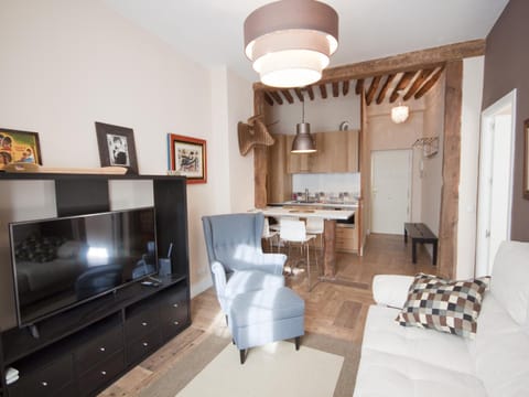 Kitchen or kitchenette, Living room