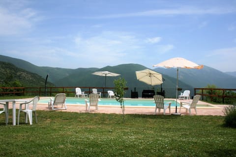 Agriturismo Tre Monti Farm Stay in Umbria