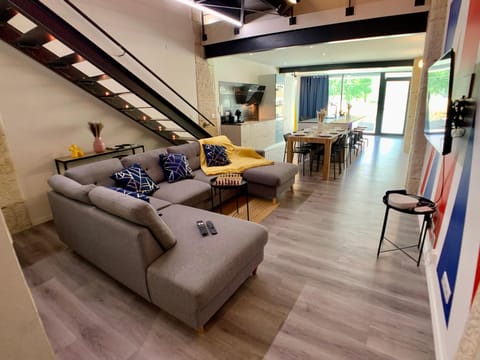 LOFT Gare Cité Gastronomique Dijon Apartment in Dijon