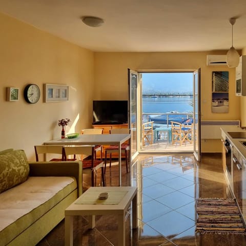 Kitchen or kitchenette, Living room, Seating area, Sea view