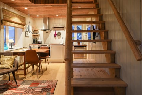 Coffee/tea facilities, Kitchen or kitchenette, Photo of the whole room, Dining area, dishwasher