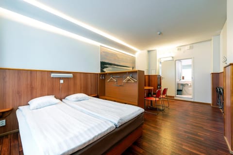 Day, Photo of the whole room