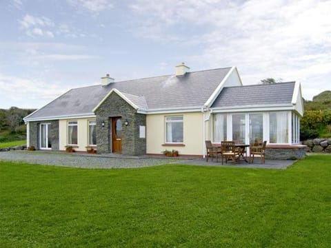 Lough Currane Cottage House in County Kerry