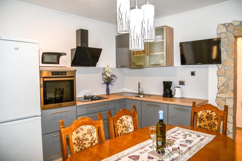 Sandra Apartment in Supetarska Draga