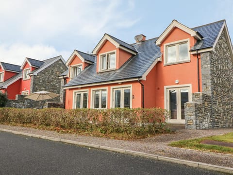 Ring of Kerry Golf Club Cottage House in County Kerry