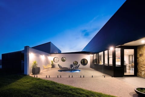 Property building, Night