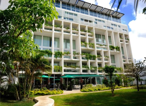 Facade/entrance