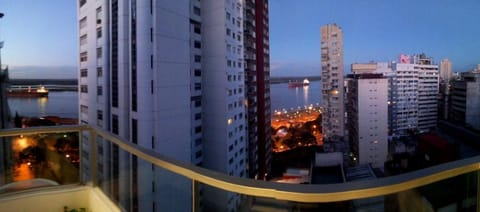 Property building, Photo of the whole room, City view, River view