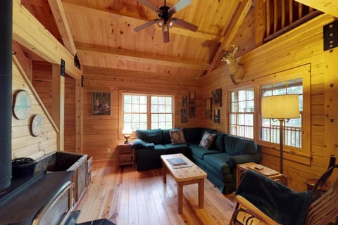 Bobcat Cabin Cabin in Moosehead Lake