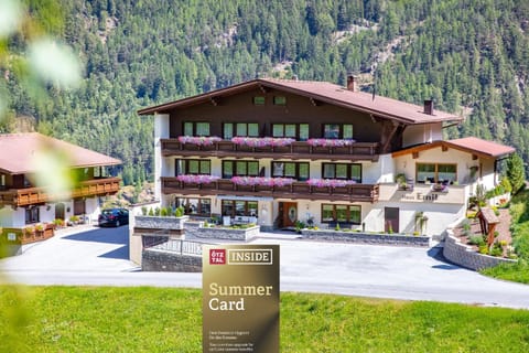 Gästehaus Emil Bed and Breakfast in Soelden