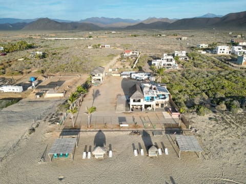 Property building, Neighbourhood, Natural landscape, Bird's eye view, Mountain view, Street view, Location
