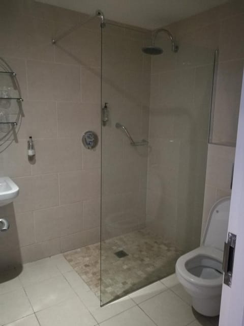 Barley Sheaf, Old Bridge Street EN SUITE ROOMS, ROOM ONLY Inn in Truro